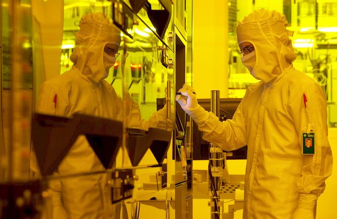AMD-قرارداد-تأمین-تراشه__اش-با-GlobalFoundries-را-تا-پایان-۲۰۲۱-اصلاح-کرد.jpg