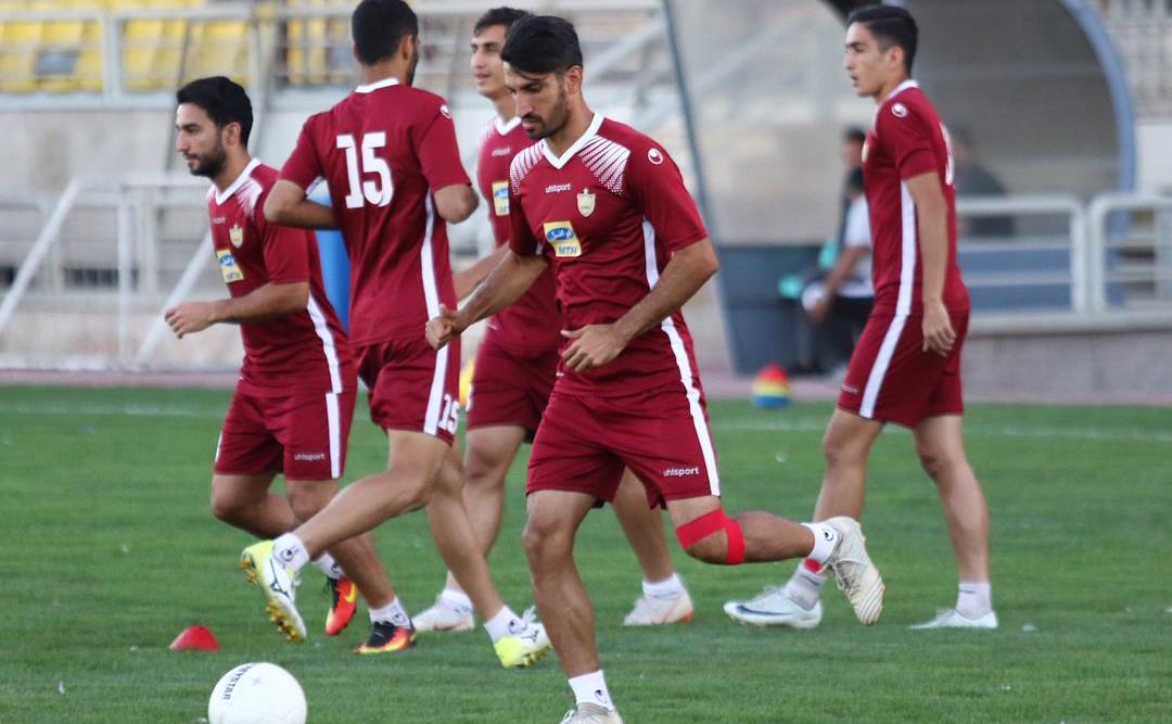 حسین ماهینی تمرین پرسپولیس.jpg