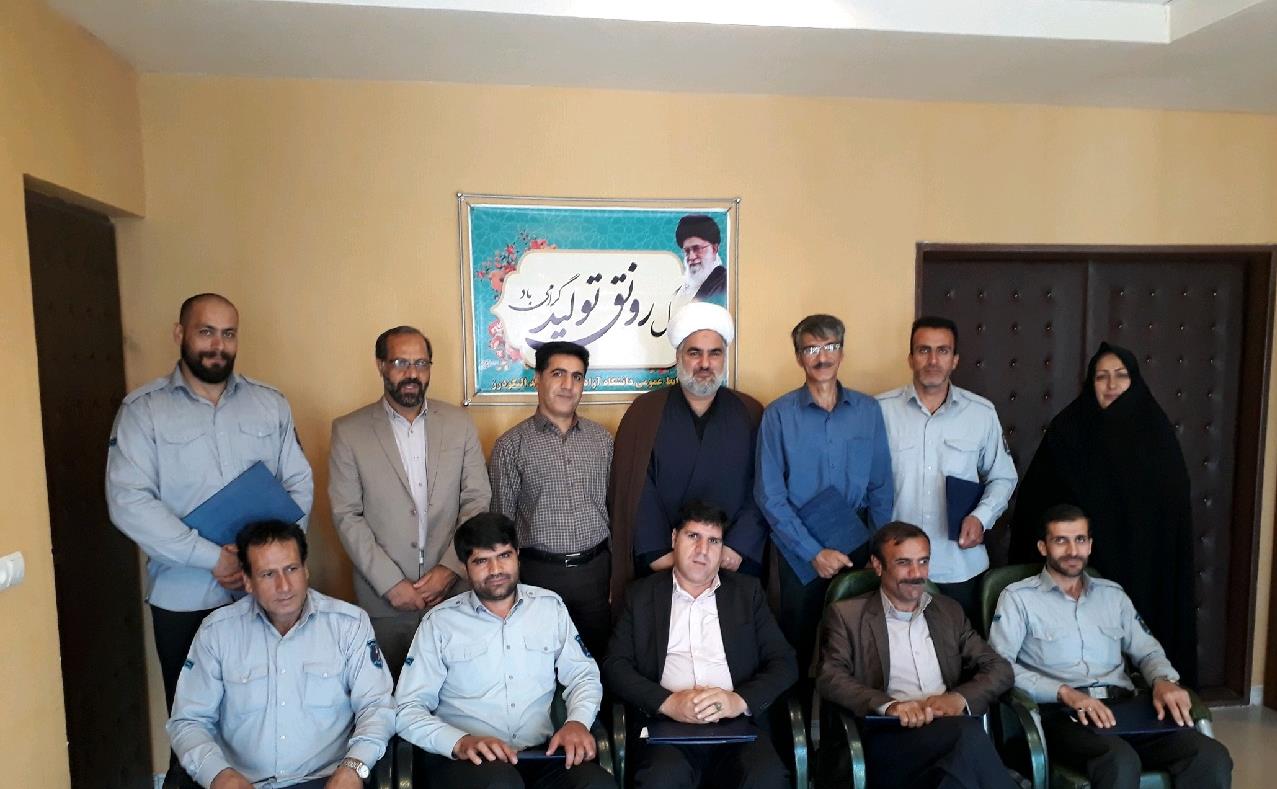 نیروی انتظامی آرامش و امنیت را برای جامعه به ارمغان آورده است