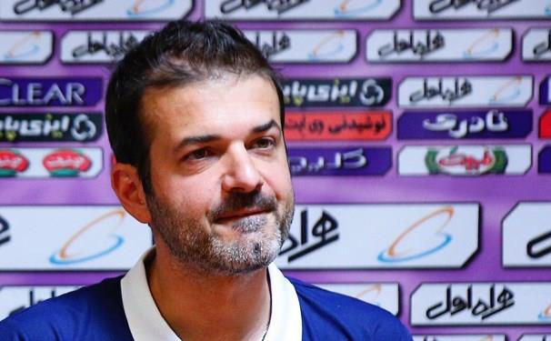 صحبت-های-استراماچونی-در-نشست-خبری-قبل-از-بازی-با-گل-ریحان-البرز.jpg