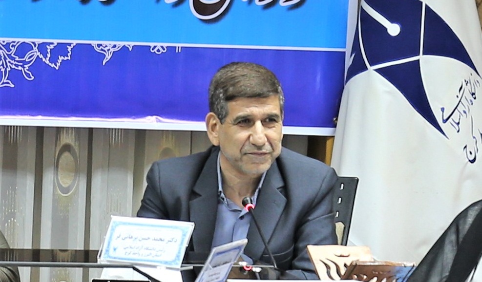 دکتر برهانی فر در پژوهش استان.jpg