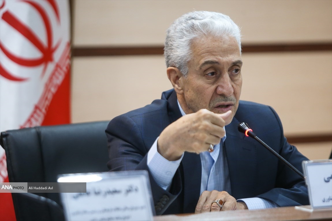 وزیر علوم با لوگوی آنا5.jpg