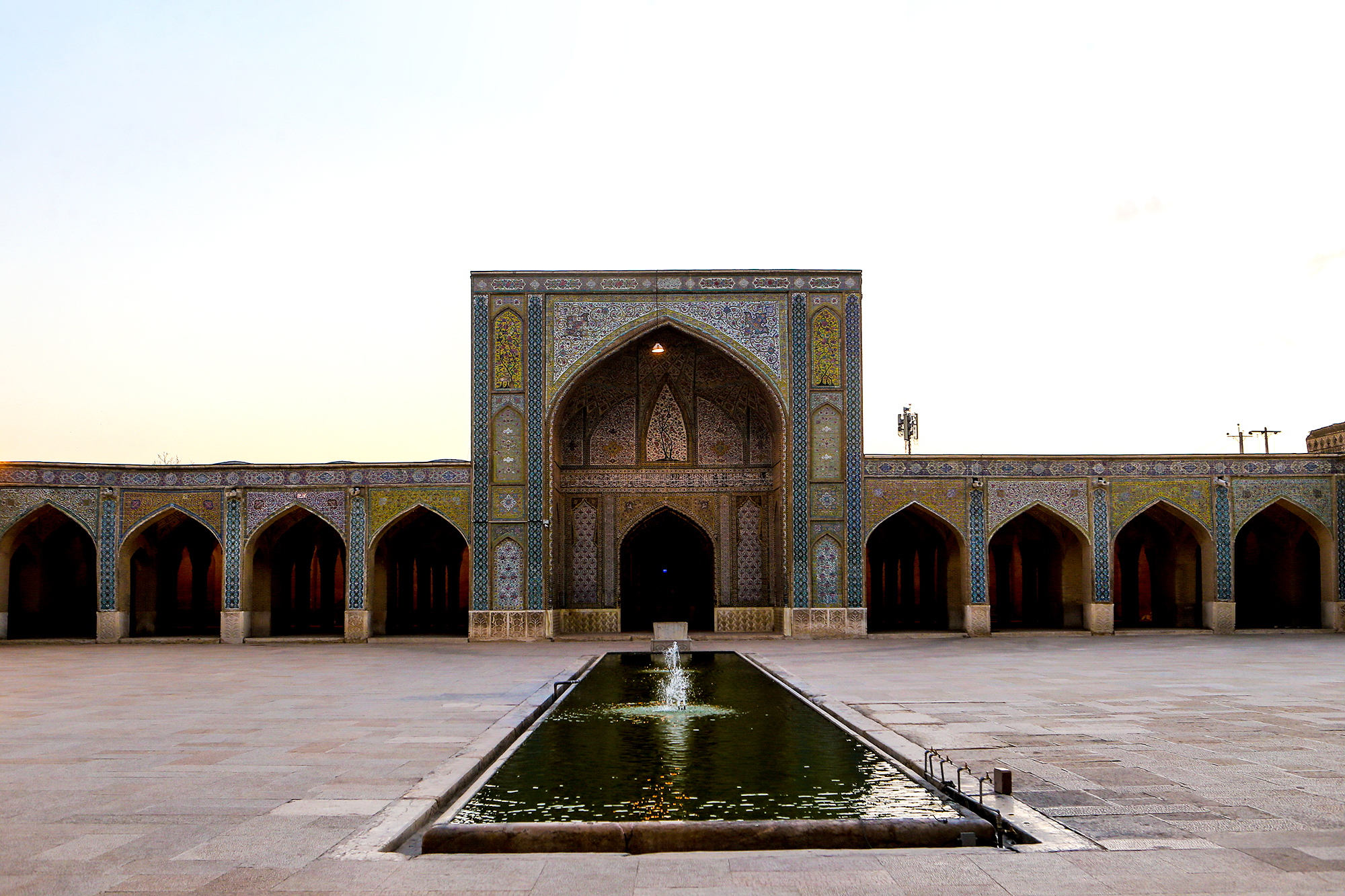 مسجد وکیل؛ شاهکار هنر و معماری