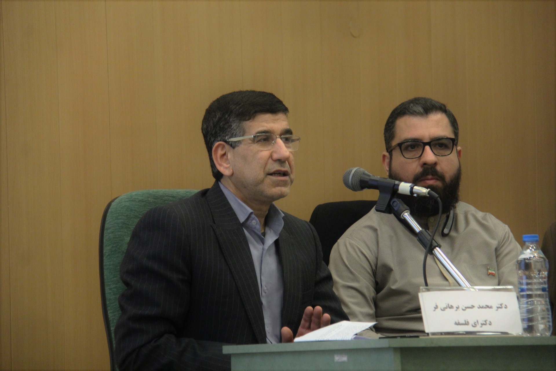دکتر برهانی در سمینار حقوق حیوانات (2).jpg