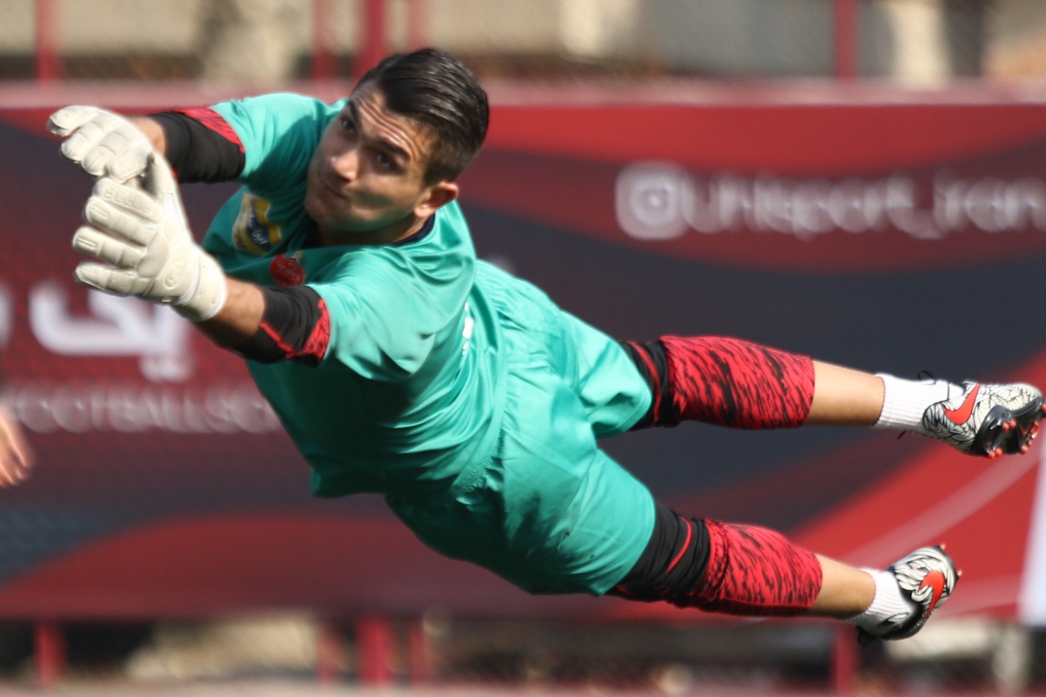 امیرحسین بیات دروازهبان پرسپولیس.jpg