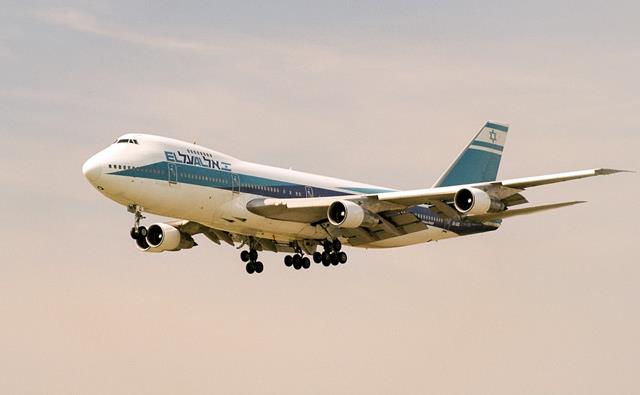 ELAL_747-200_4X-AHQ_EPWA_24_08_2004.jpg