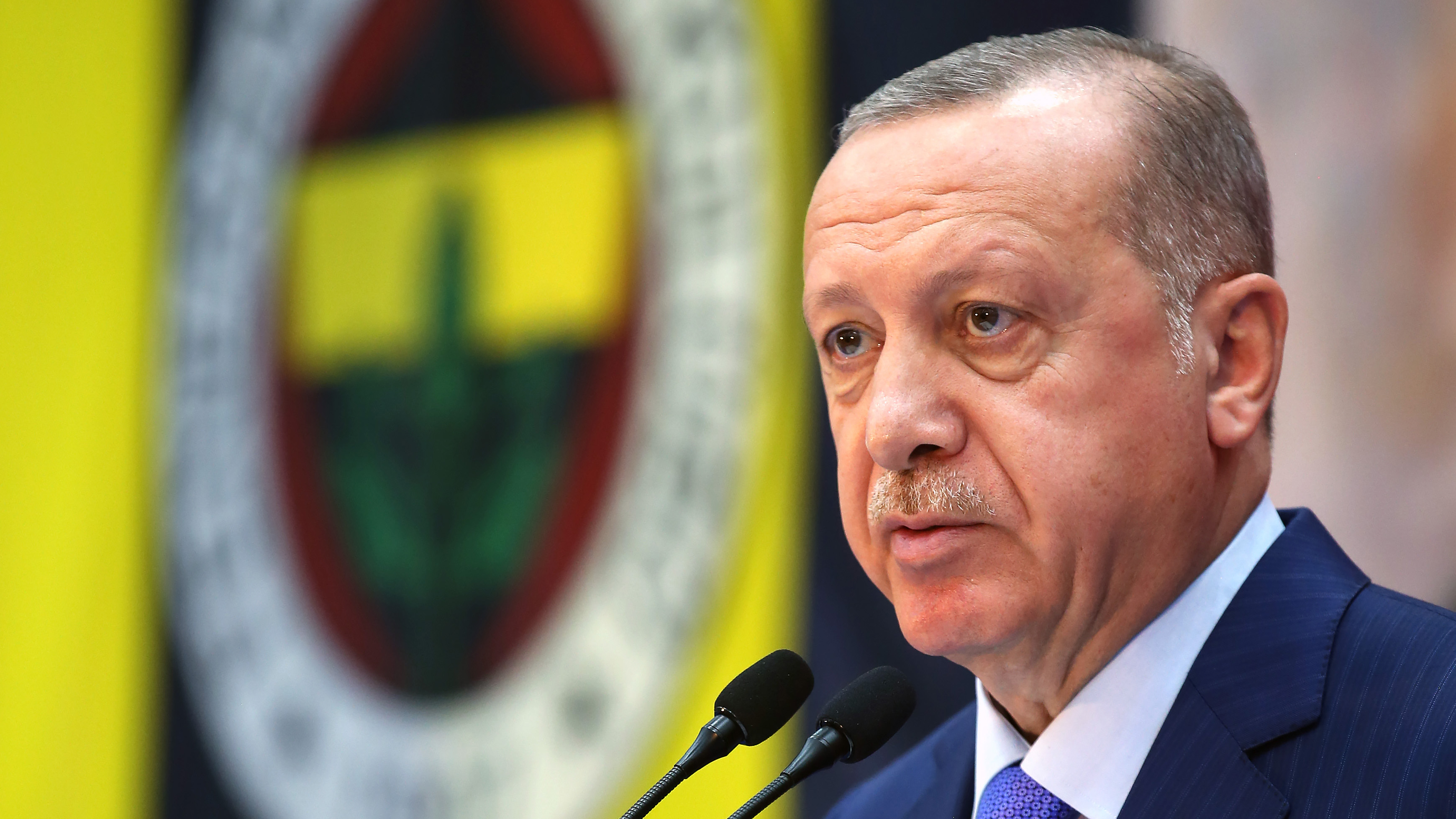 1572096589548-cumhurbaskani-erdogan-fenerbahce-yuksek-divan-kurulunda-ek-fotograflar-9992-dhaphoto-7.jpg