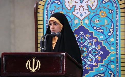 دیدار-دانشجویان-با-رهبر-انقلاب-افشارنيا-بيانيه-گام-دوم-هنور-600x302.jpg
