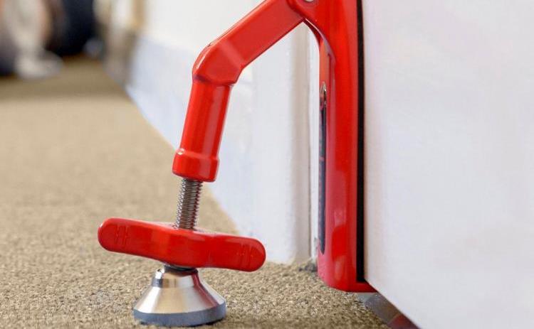 doorjammer-portable-door-lock-1235.jpg