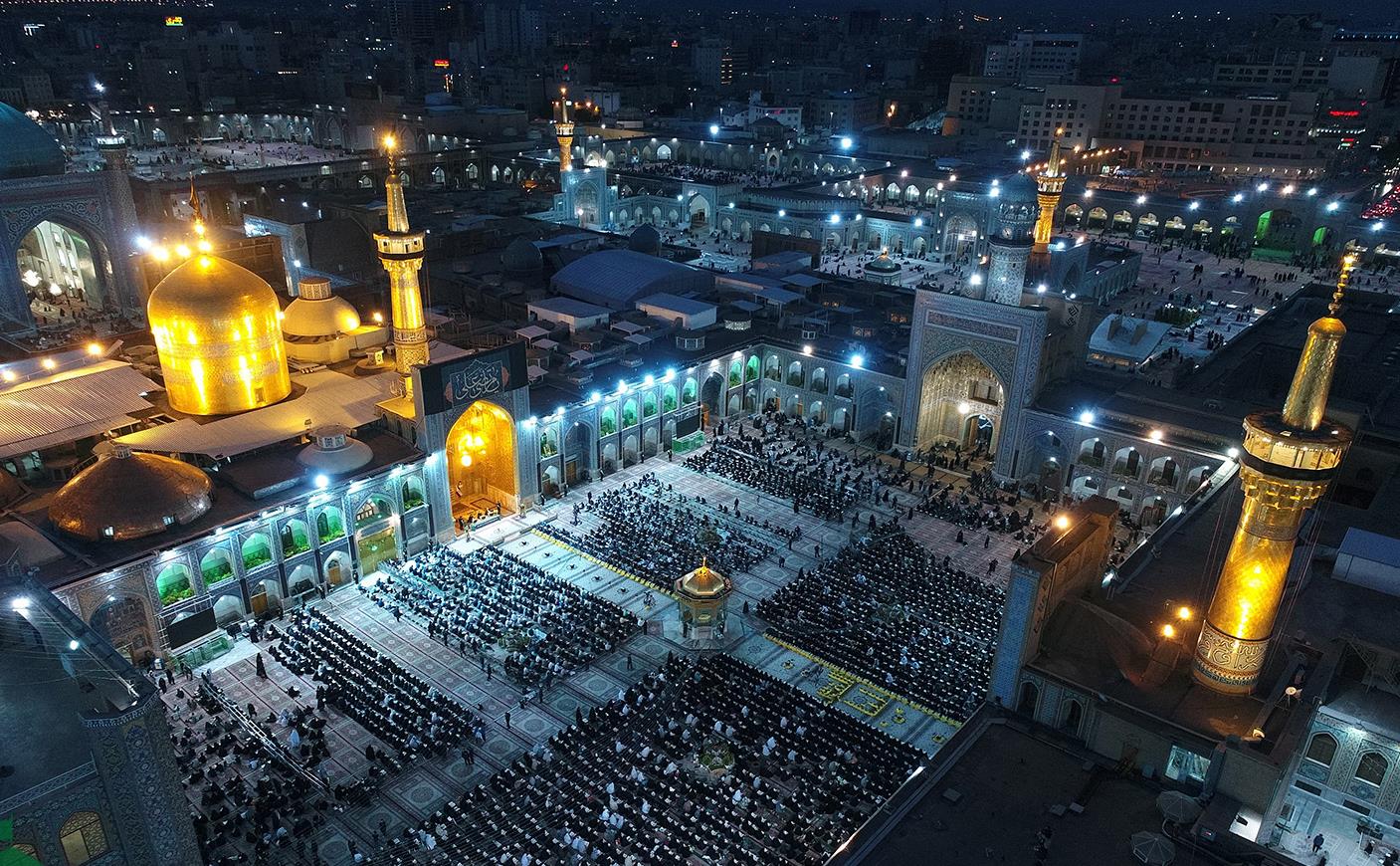صحن انقلاب2.jpg