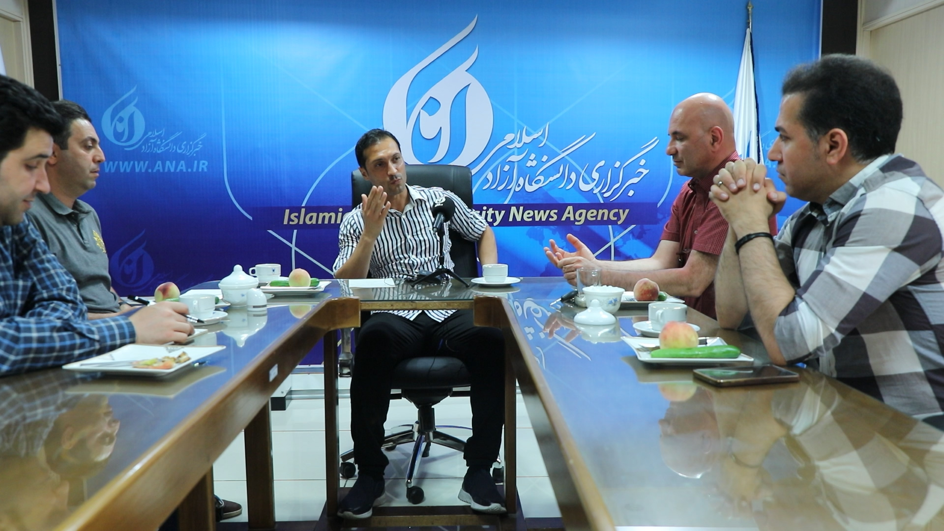 کزوه ورزش آنا 1 نیز.00_08_34_07.Still003.jpg