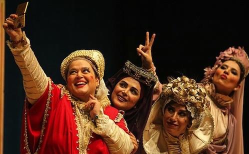 تئاتر لاکچری.jpg
