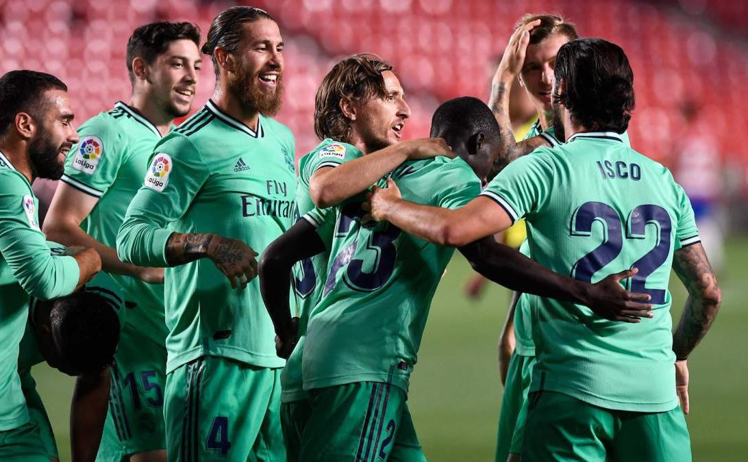 1209261-real-madrid-two-points-from-laliga-title-after-granada-win.jpg
