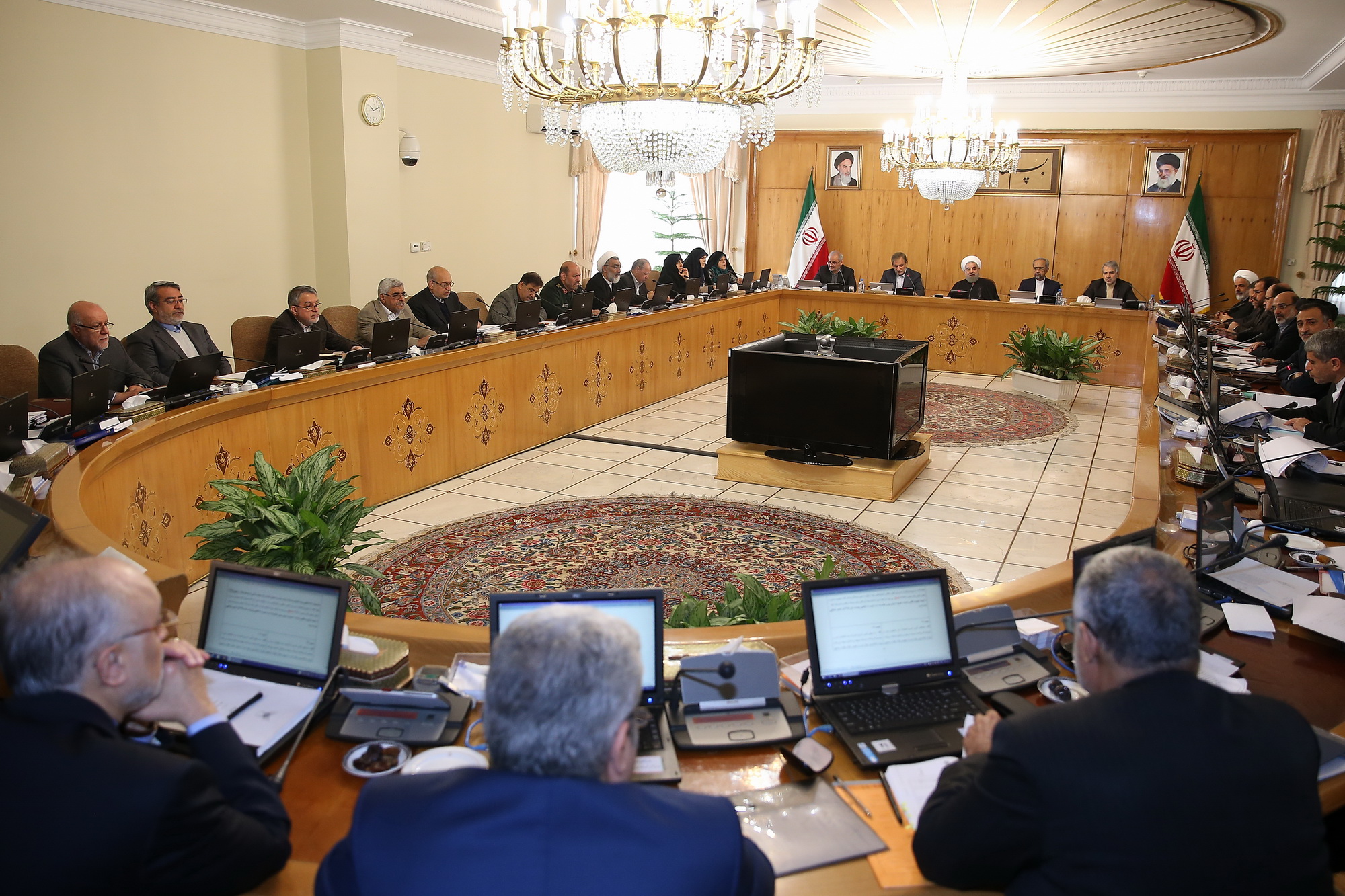 هیات+دولت.jpg