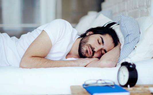 AN140-Sleeping-man-732x549-Thumb.jpg