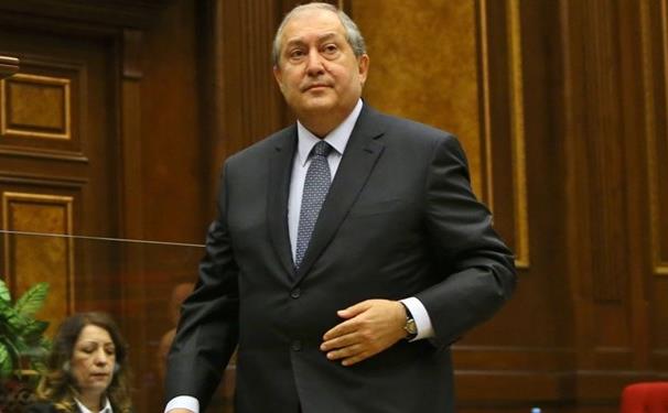 4469040.jpg