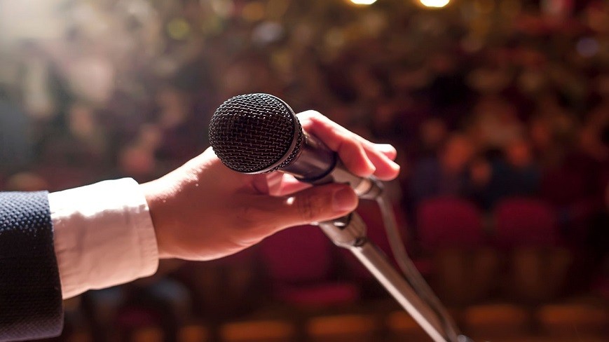 869x488_1016public-speaking-ftr.jpg