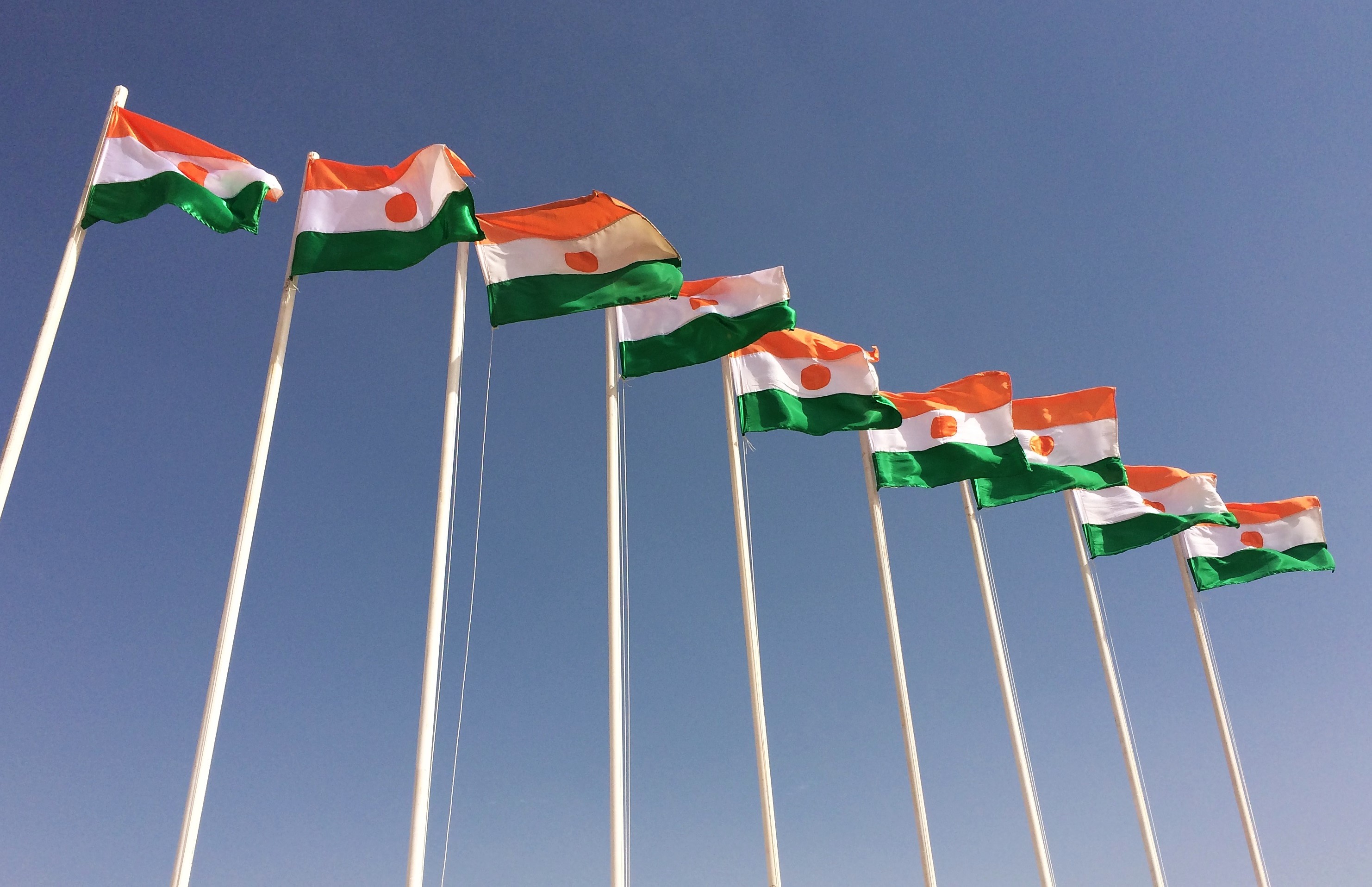 Niger,_flags.jpg