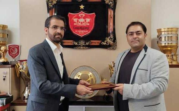 کاوه علیاسماعیلی مدیررسانهای جعفر سمیعی مدیرعامل پرسپولیس.jpg