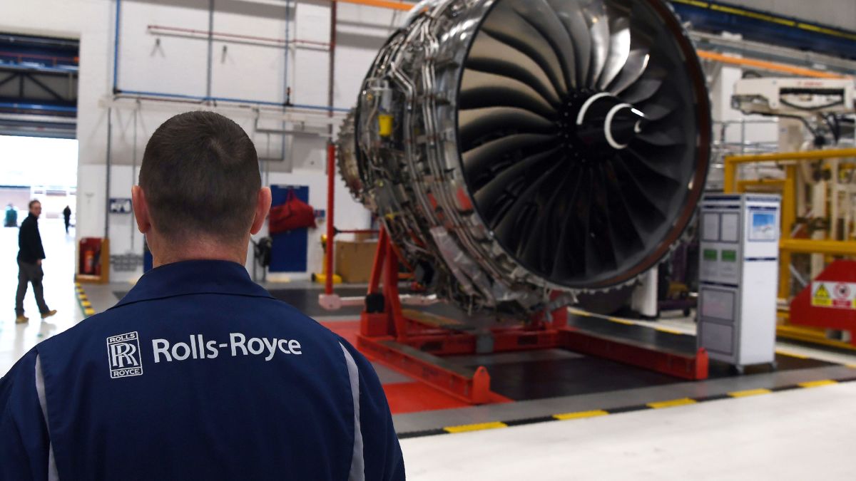 https___cdn.cnn.com_cnnnext_dam_assets_200520030813-rolls-royce-engine-factory-file.jpg