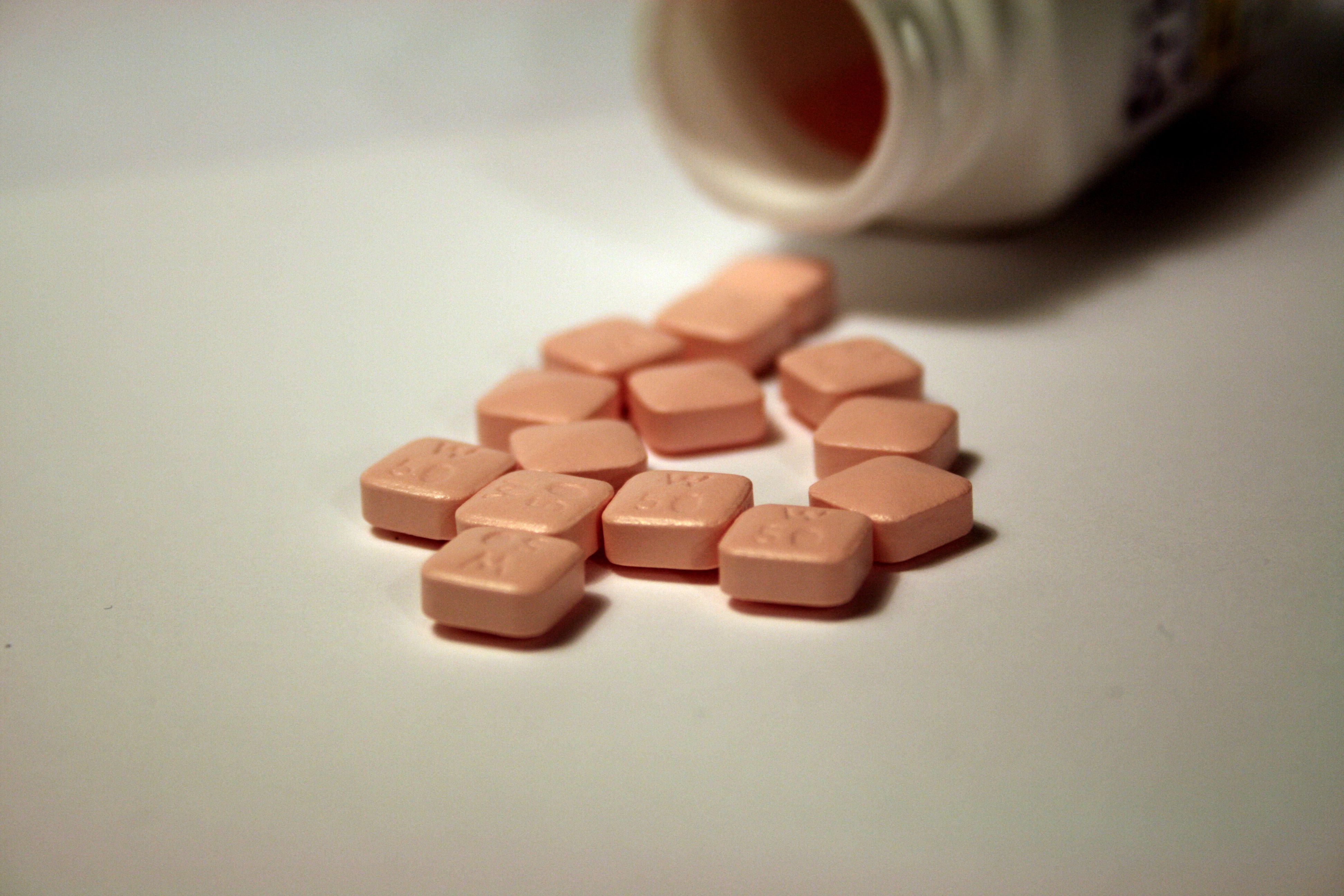 Pristiq_pills-5b21666a1d64040037c273de.jpg