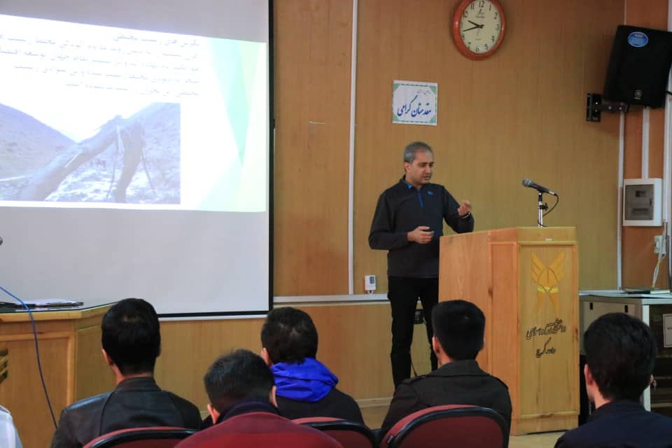 شرط صعود در کوهنوردی آمادگی توأمان جسم و روح است