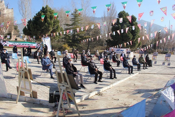 عزتمندی و ایستادگی مقابل کفر از دستاوردهای انقلاب اسلامی است