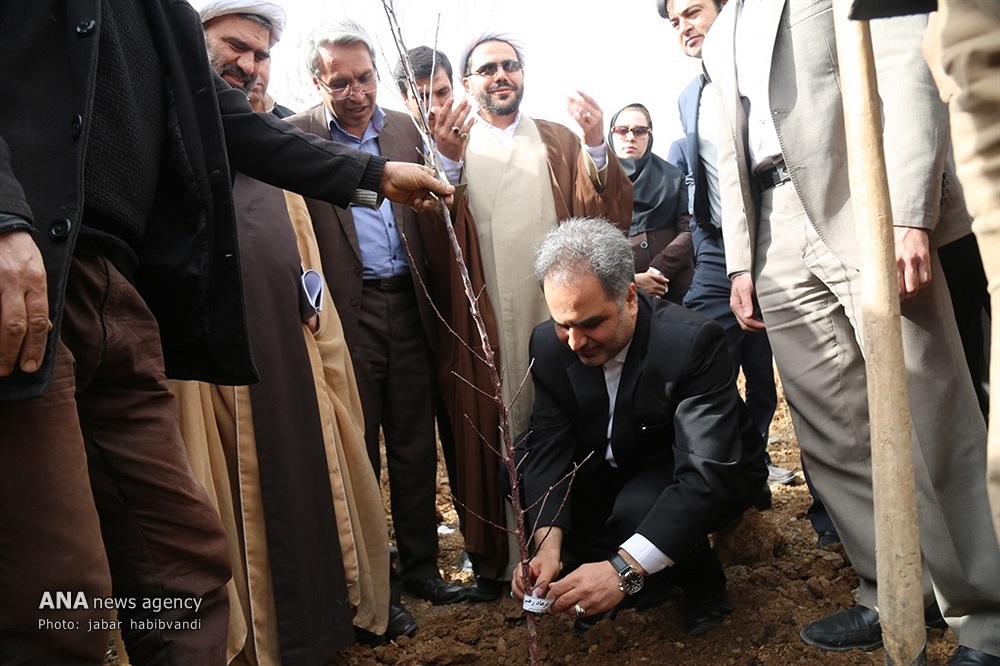 احداث باغ فرهیختگان در واحد کرمانشاه 