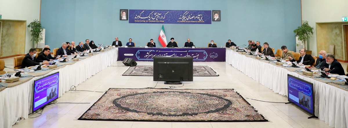 مسئولان، مدیرانی را که دغدغه مردم ندارند کنار بگذارند