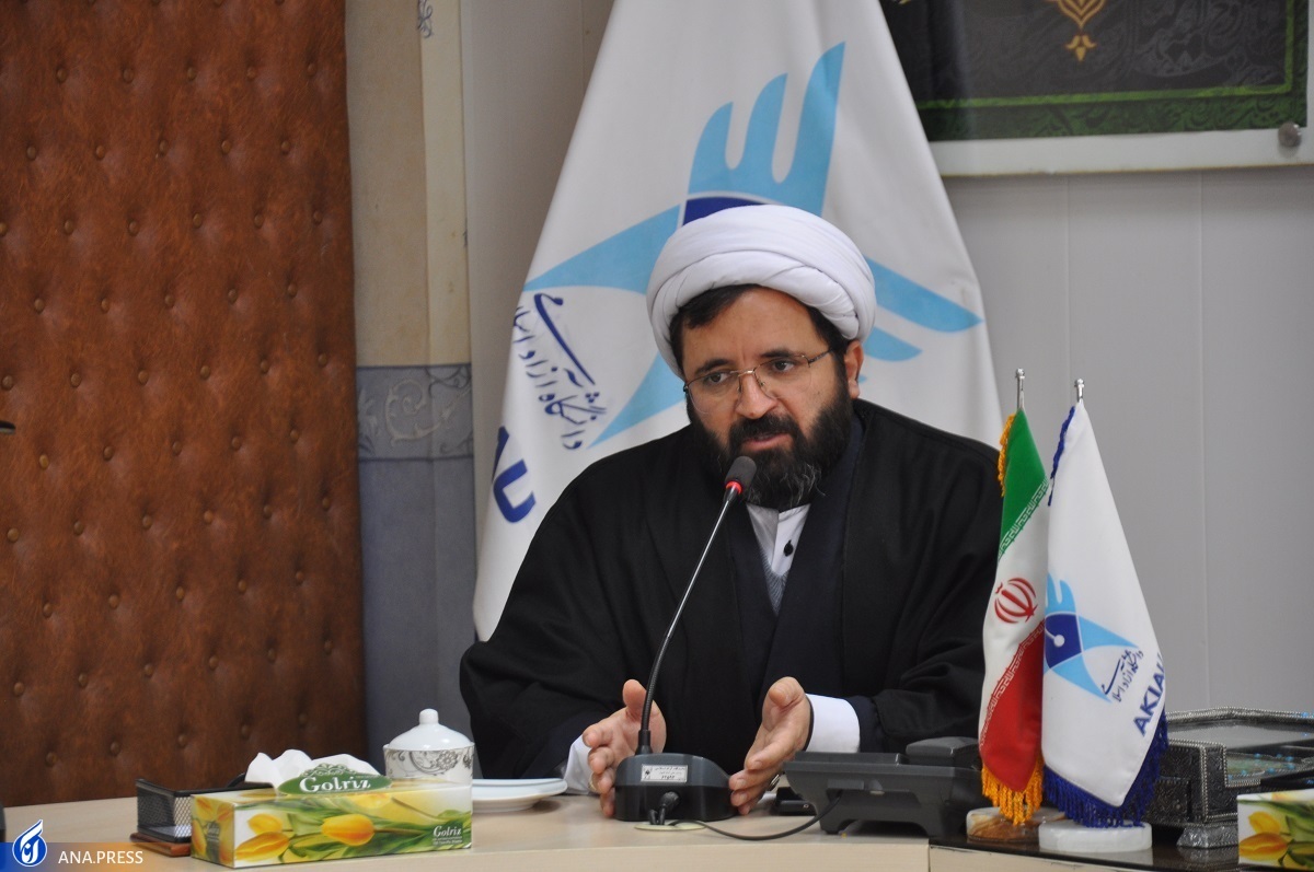 هدف دشمنان انقلاب تقدسزدایی از ارزشهاست