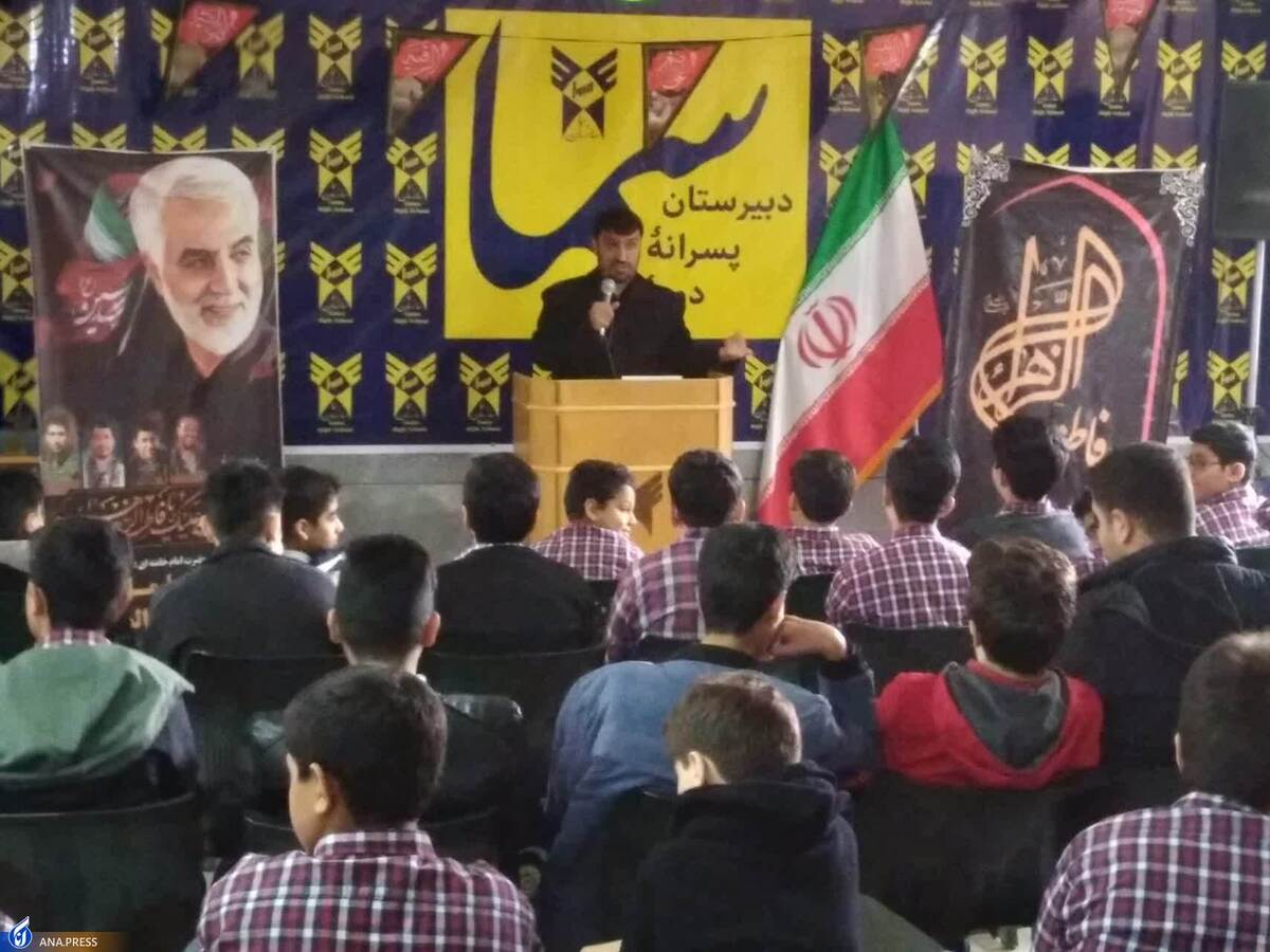 دانشآموزان از زندگی و شهادت سردار سلیمانی درس بگیرند