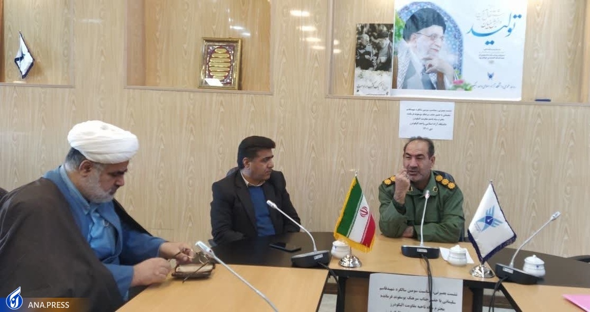 مکتب حاج قاسم سلیمانی سبب شکستناپذیری انقلاب میشود