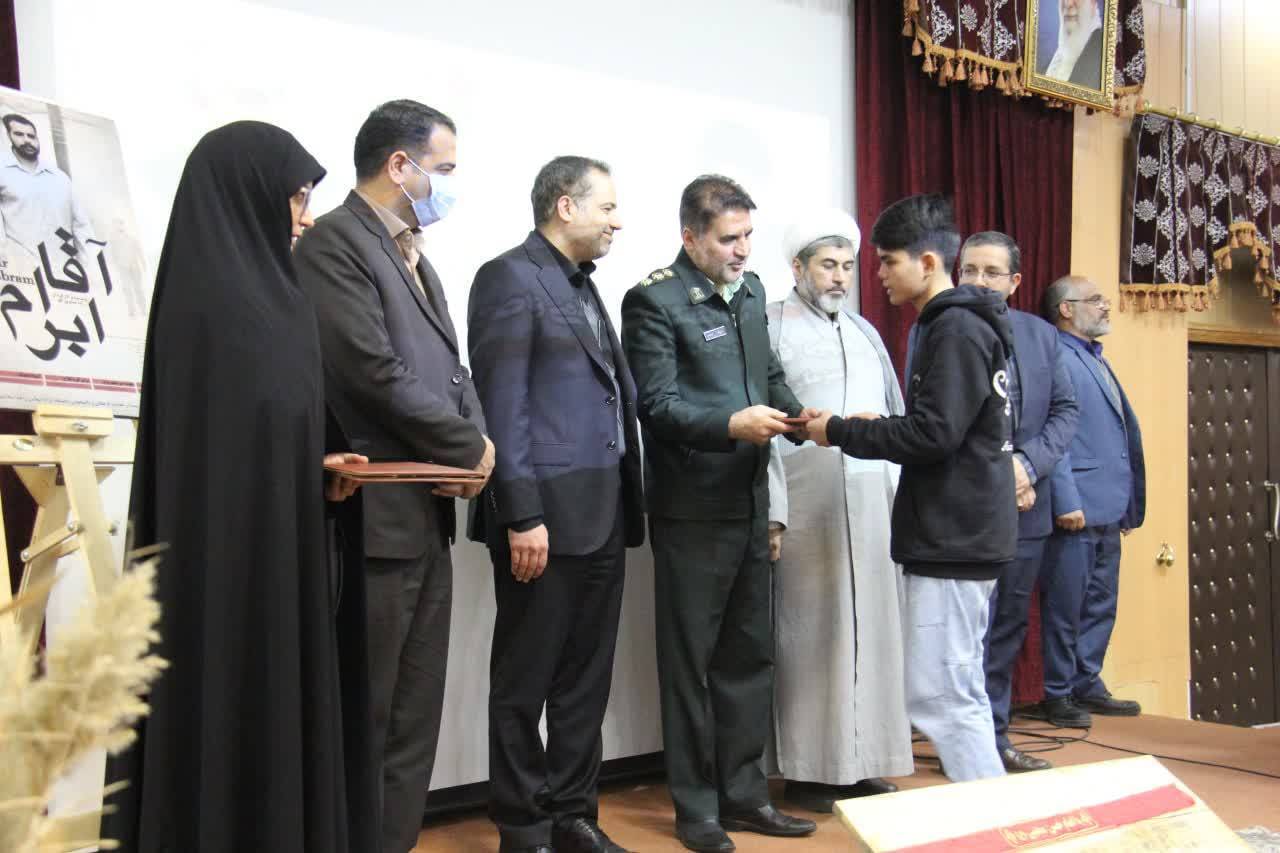 یادواره تدفین ۲ شهید گمنام دانشگاه آزاد اسلامشهر برگزار شد یادواره تدفین ۲ شهید گمنام دانشگاه آزاد اسلامشهر برگزار شد