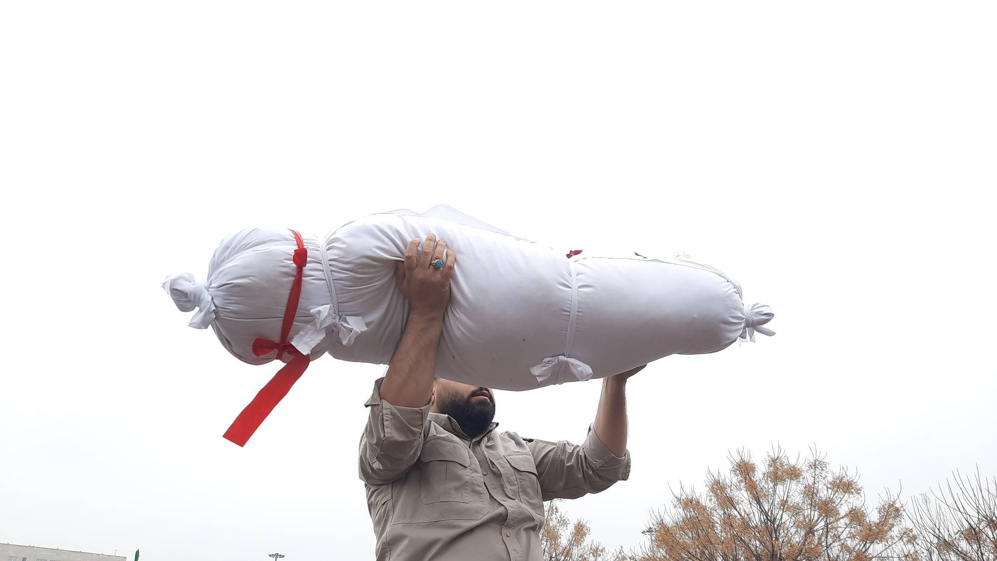 پیکر شهید گمنام در بوستان حضرت ام البنین در خاک آرمید