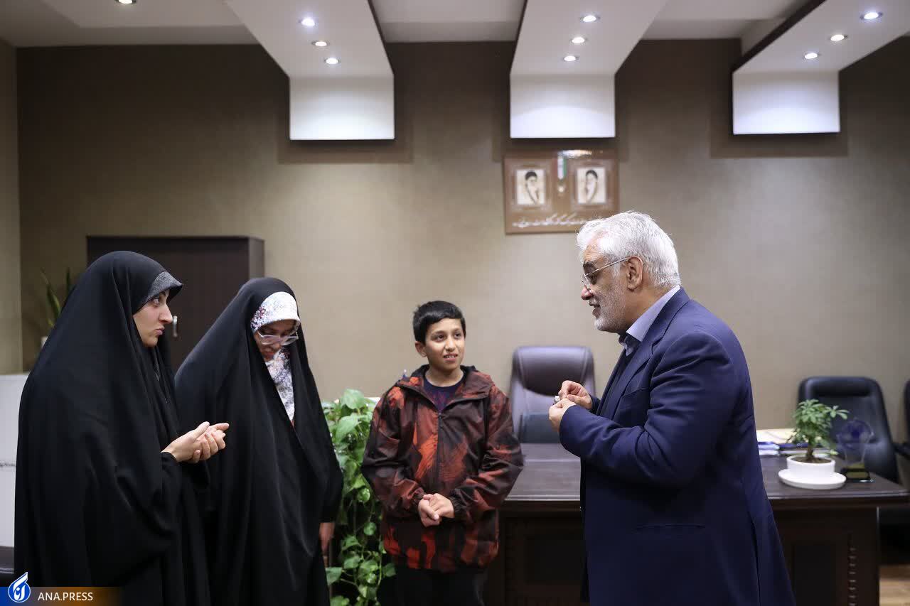 سردار سلیمانی در برابر فرزندان شهدا بسیار متواضع بود