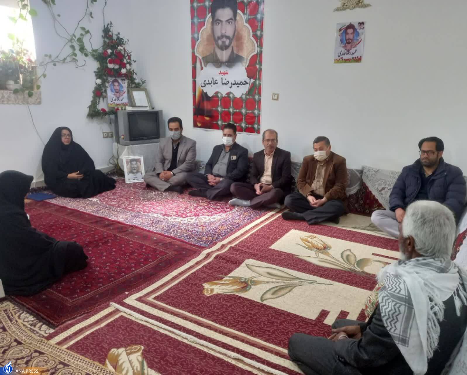 فرزندان سیستان و بلوچستان برای آسایش مردم از جان خود میگذرند فرزندان سیستان و بلوچستان برای آسایش مردم از جان خود میگذرند