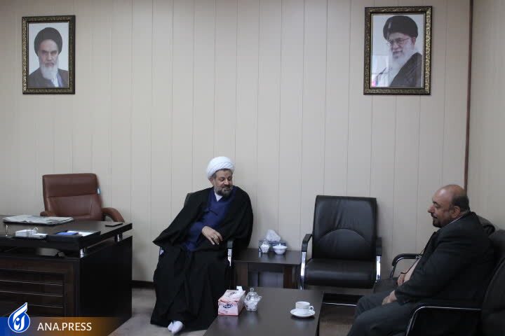 دانشگاه آزاد اسلامی به لحاظ فکری و نخبگانی به شهر پرند کمک میکند دانشگاه آزاد اسلامی به لحاظ فکری و نخبگانی به شهر پرند کمک میکند