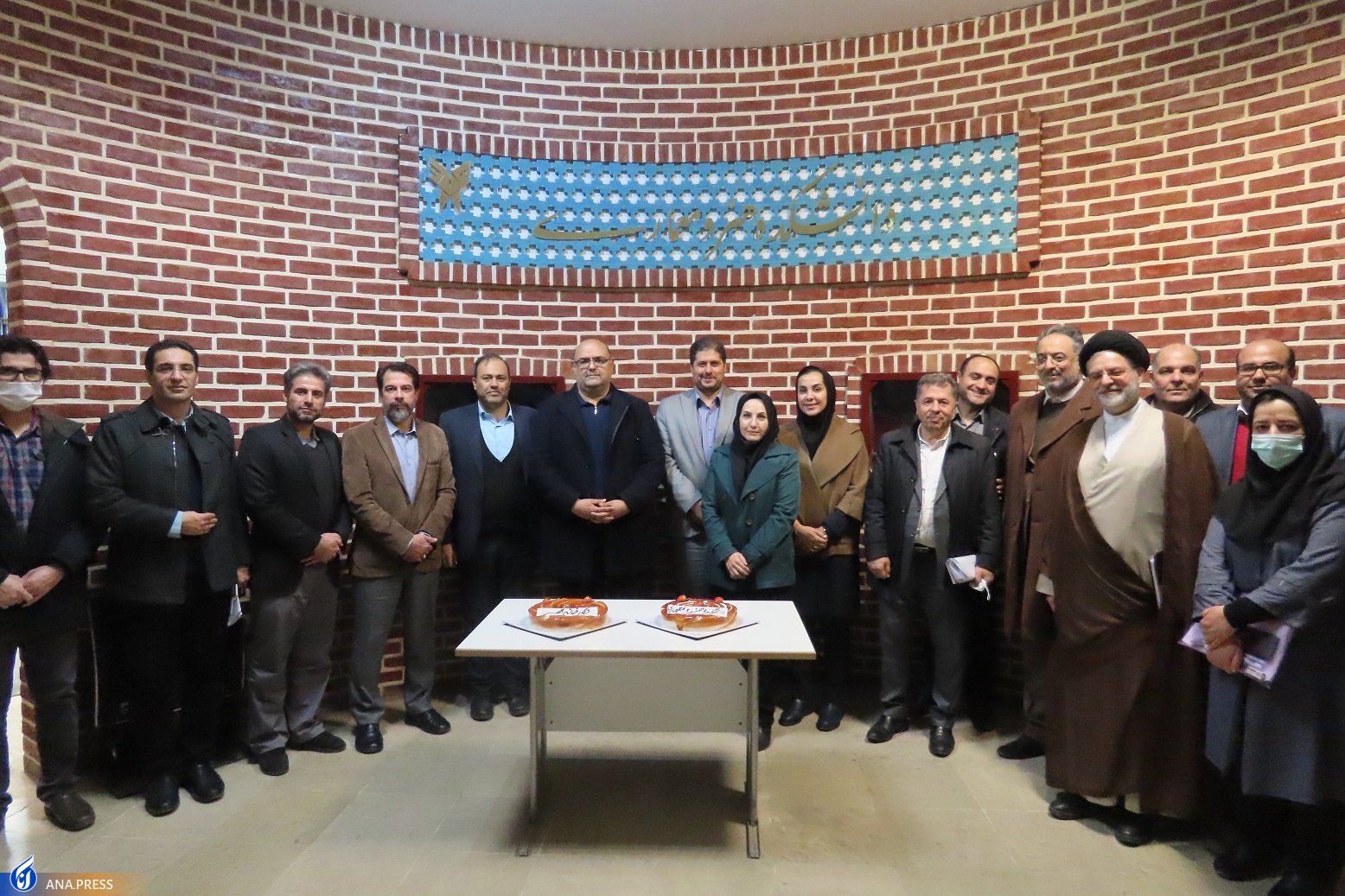 برپایی نمایشگاه &laquo;نگارخانه مهر&raquo; در دانشگاه آزاد اسلامی واحد یادگار امام خمینی شهرری