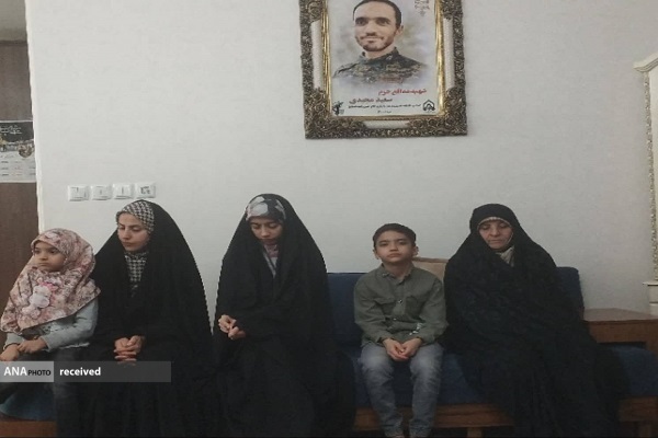 دلجویی دانشگاهیان استان مرکزی از خانواده شهید مدافع حرم دلجویی دانشگاهیان استان مرکزی از خانواده شهید مدافع حرم