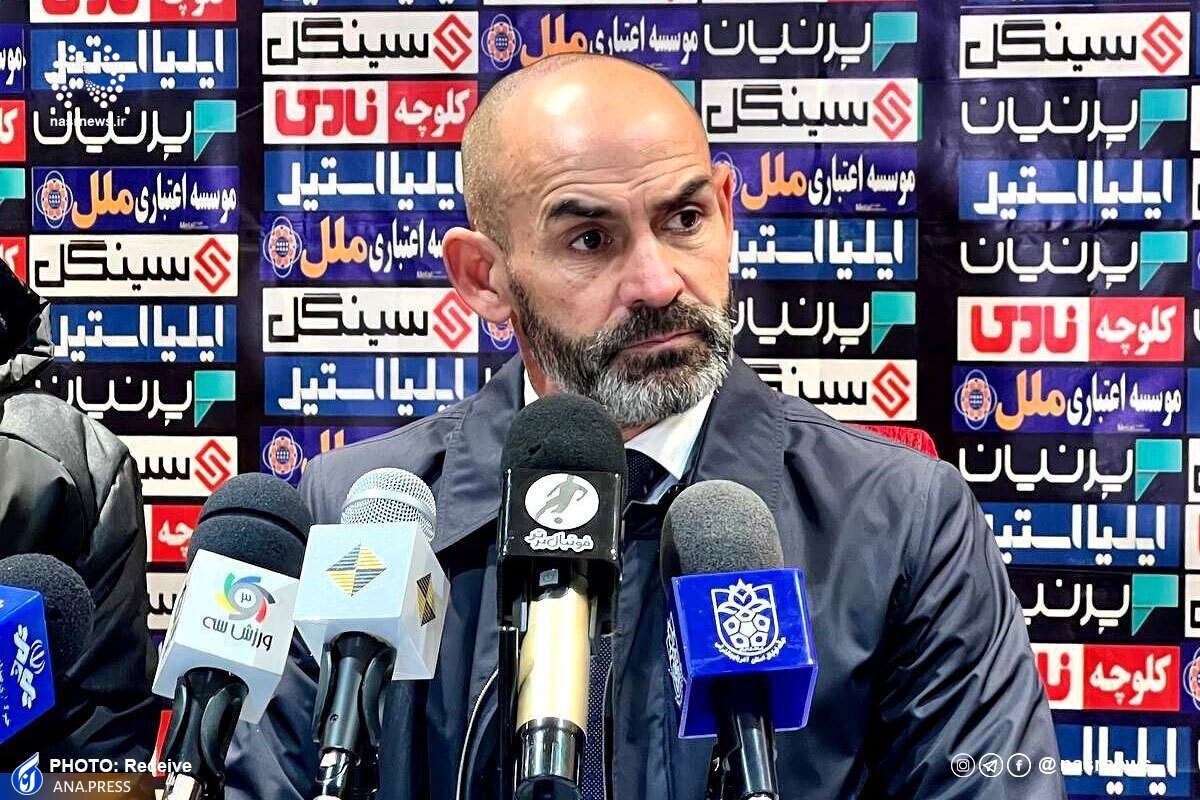خمز: تا زمانی که تیمم پیشرفت کند در تراکتور میمانم