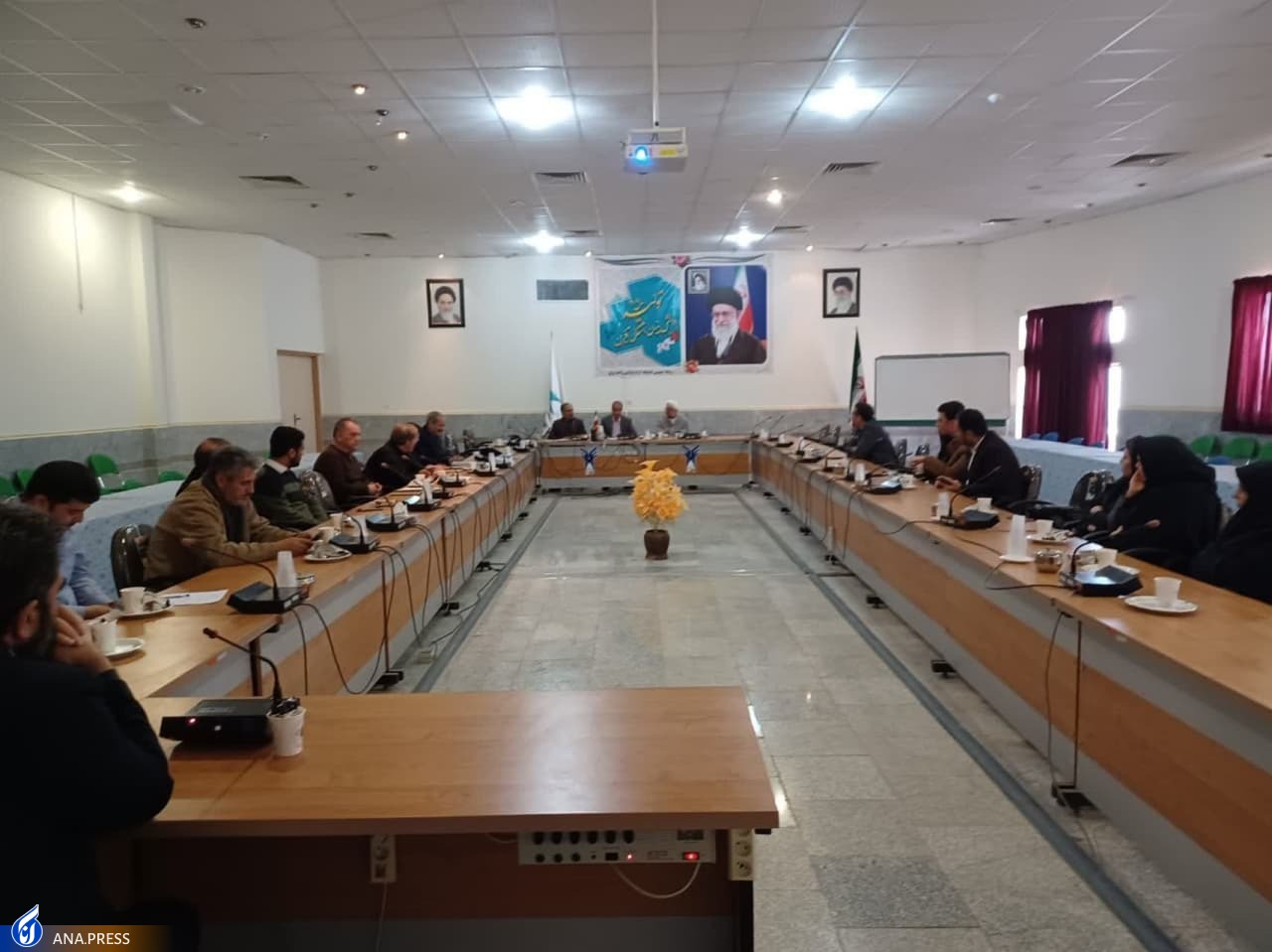 شاعرانی که شیعه بودنشان را در دل اشعار آشکار کردند شاعرانی که شیعه بودنشان را در دل اشعار آشکار کردند