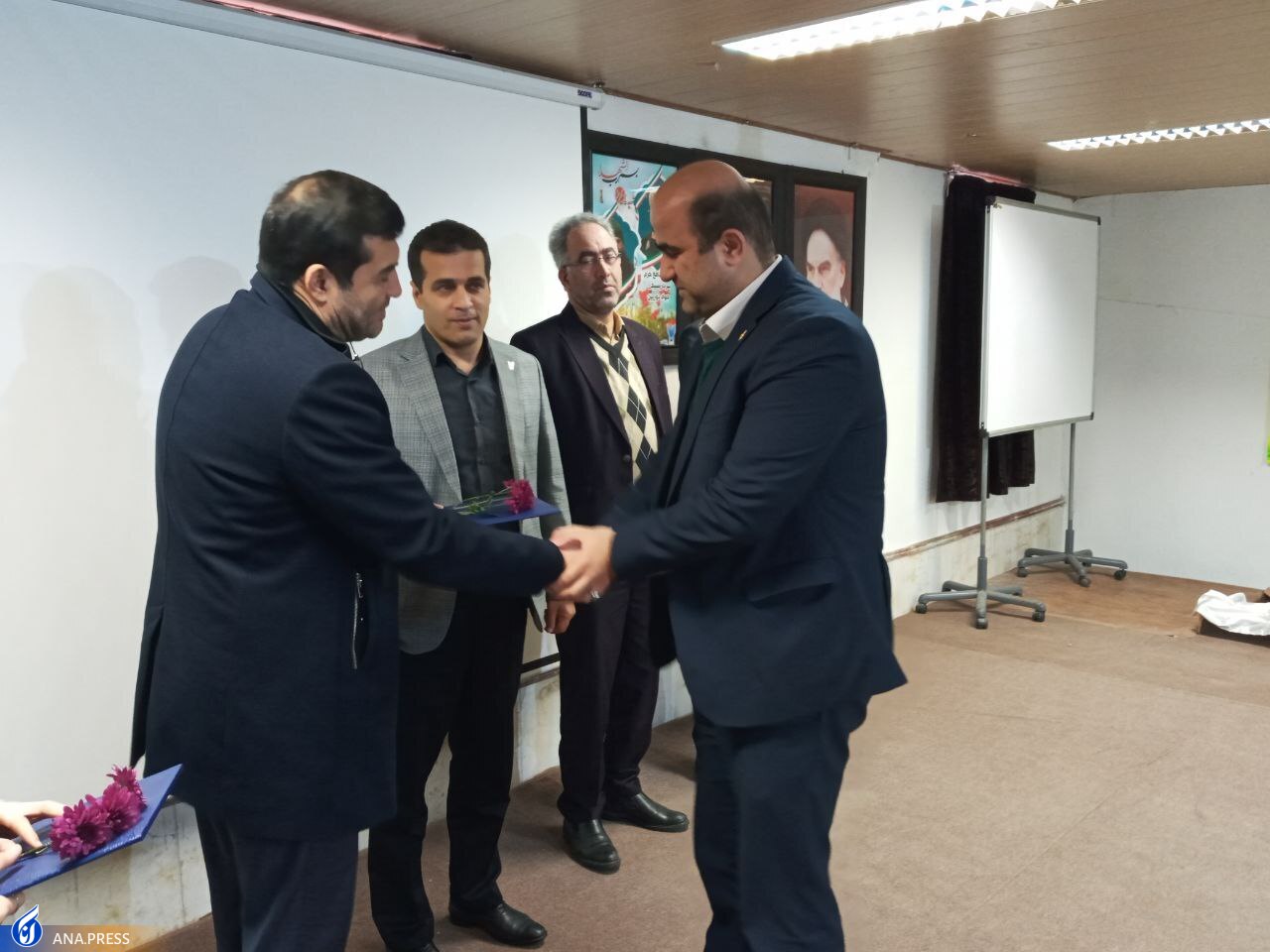 از رشد ۴۰ درصدی دانشگاه آزاد اسلامی انزلی در حوزه پژوهش تا نگاه مسئلهمحوری به جامعه از رشد ۴۰ درصدی دانشگاه آزاد اسلامی انزلی در حوزه پژوهش تا نگاه مسئلهمحوری به جامعه