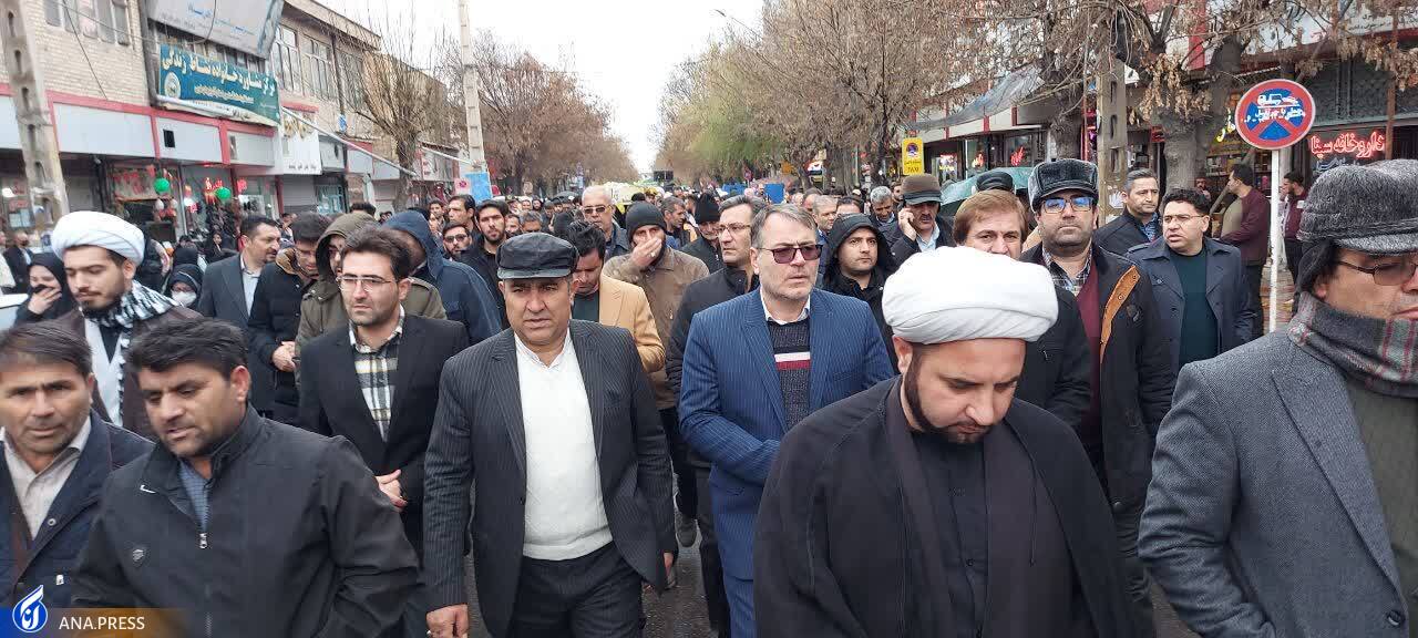 استقبال دانشگاهیان از شهدای گمنام در میاندوآب