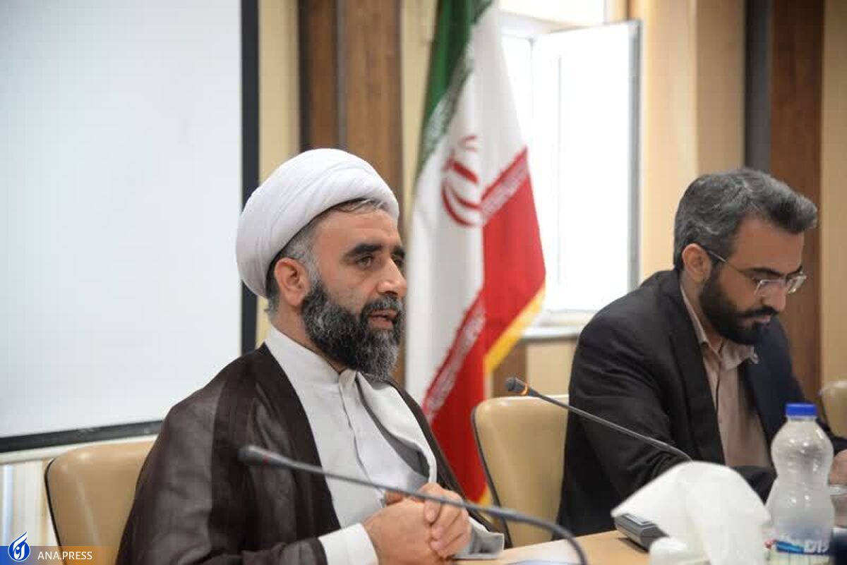 برخی روشنفکران دنبال پیادهسازی علوم غربی در ایران هستند!