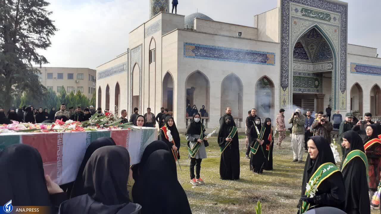 پیچش عطر لاله&zwnj;های فاطمی در دانشگاه