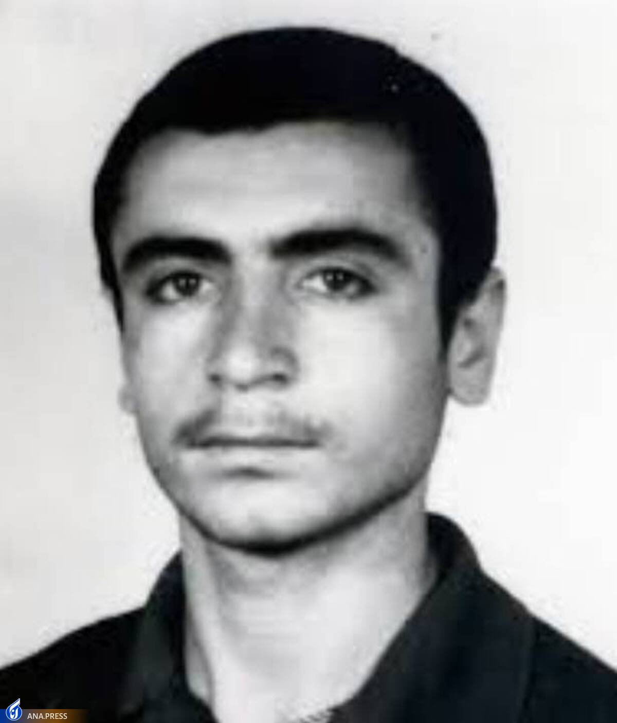 دانشآموزی که در آبهای اروند به شهادت رسید
