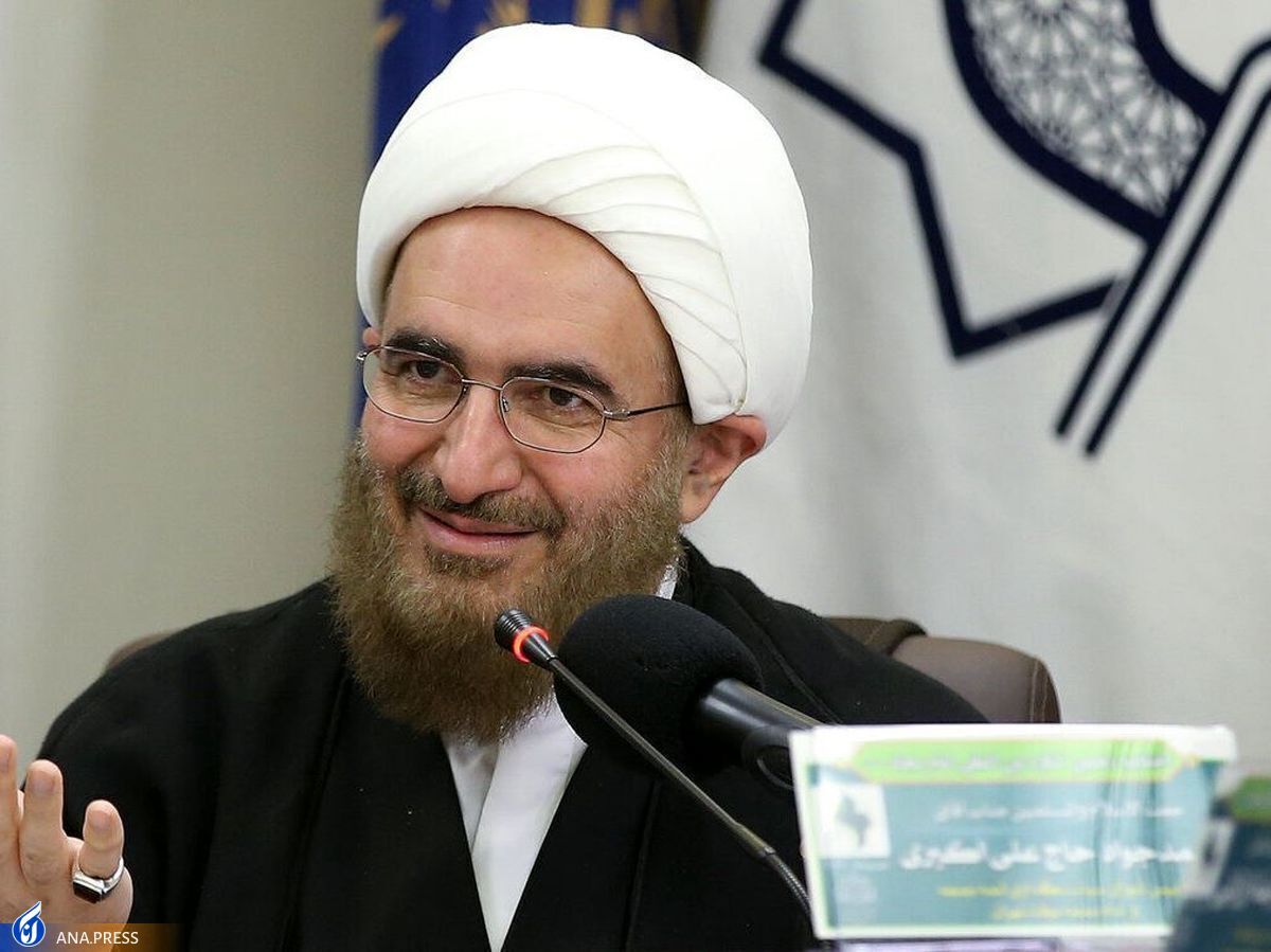 حاج علی اکبری: هدف اصلی و شوم دشمن ضربه به زیست عمومی و مبانی فرهنگ جامعه است