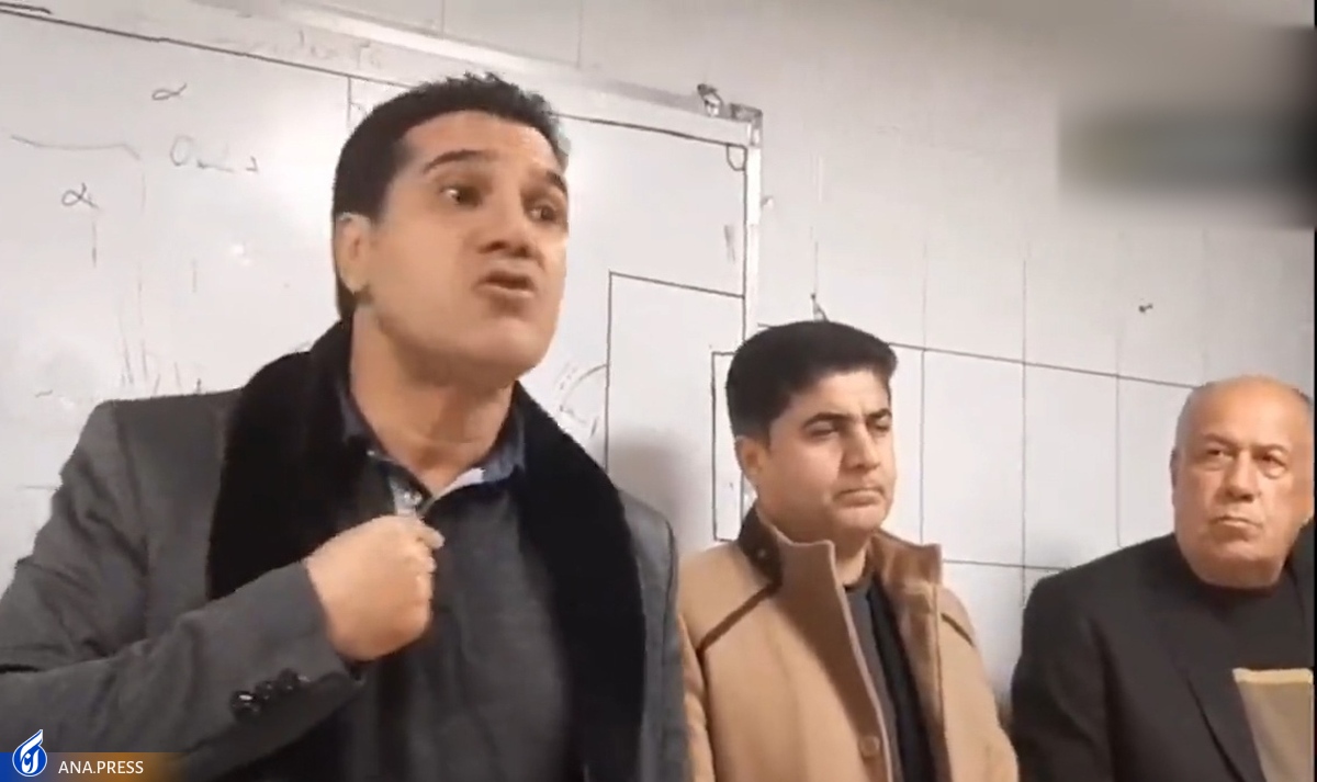 سرمربی چوکا: وقتی گفتم در رختکن را باز میکنم یعنی تماشاگران من را هم بزنند!