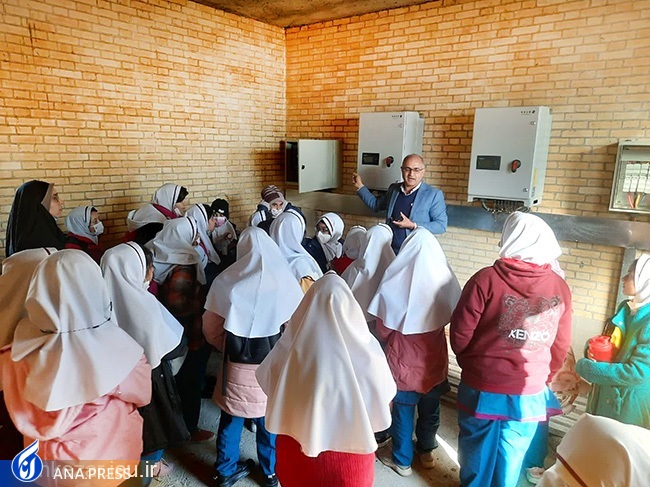 بازدید دانشآموزان اشکذری از نیروگاه خورشیدی ۱۰۰ کیلوواتی دانشگاه آزاد اسلامی چگونه گذشت؟ بازدید دانشآموزان اشکذری از نیروگاه خورشیدی ۱۰۰ کیلوواتی دانشگاه آزاد اسلامی چگونه گذشت؟