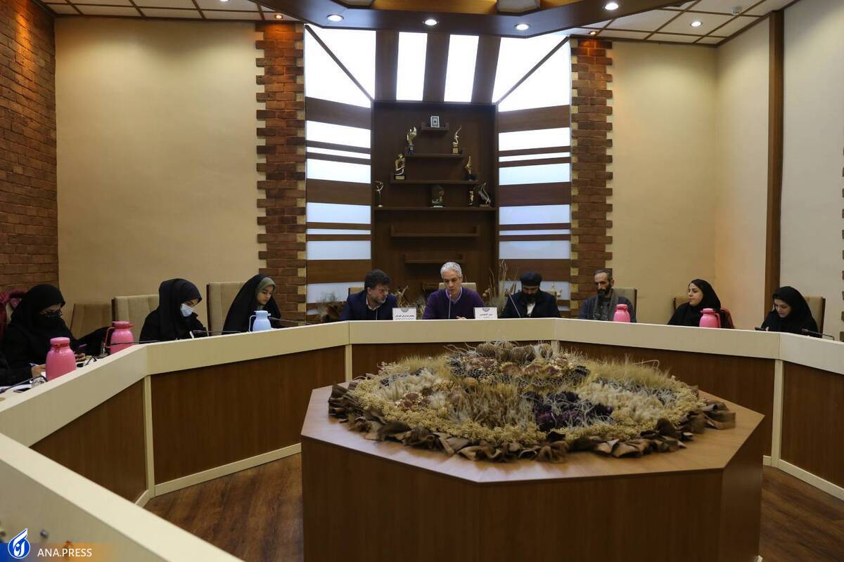 تجلیل از دو شاعر و افتتاح باغ رمان ایرانی در دهه فجر